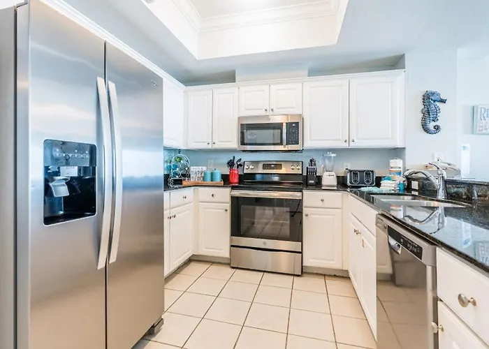 Apartment Crystal Shores West 1006 By Youngs Suncoast *