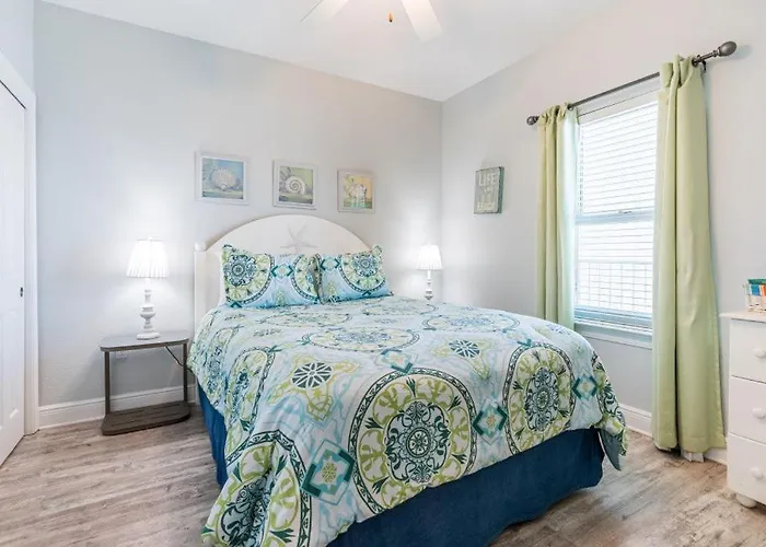 Crystal Shores West 1006 By Youngs Suncoast *