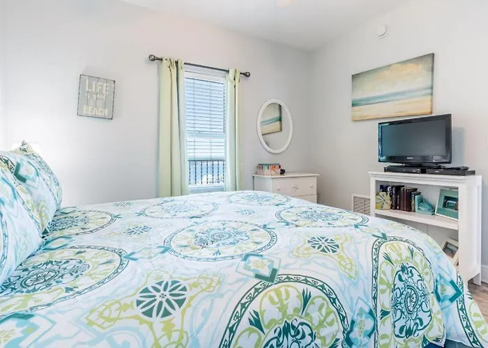 Apartment Crystal Shores West 1006 By Youngs Suncoast