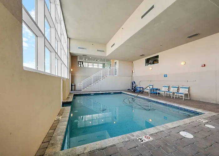 Apartment Crystal Shores West 1006 By Youngs Suncoast *