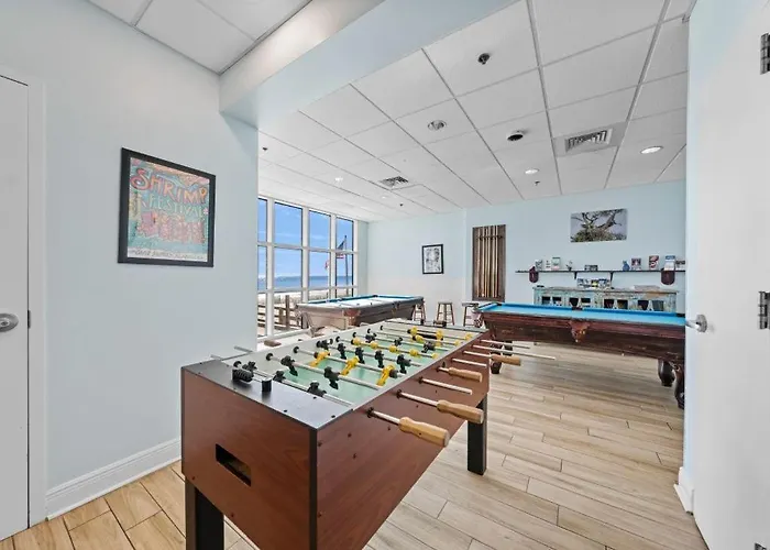 Apartment Crystal Shores West 1006 By Youngs Suncoast