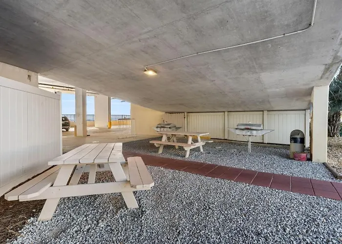 Crystal Shores West 1006 By Youngs Suncoast Apartment