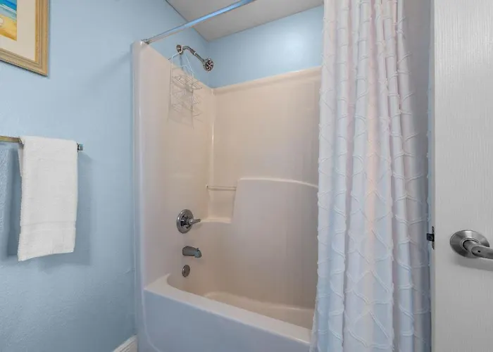 Apartment Crystal Shores West 1006 By Youngs Suncoast