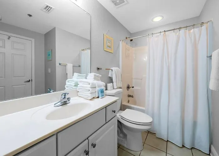 Apartment Crystal Shores West 1006 By Youngs Suncoast *